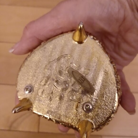 Vintage cameo music/jewelry/trinket box footed with floral design. - Picture 2 of 5